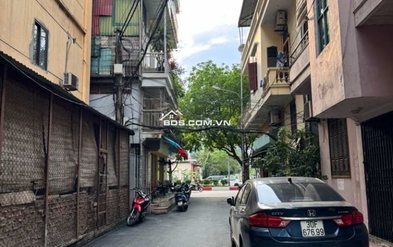 MẶT NGÕ Ô TÔ TRÁNH