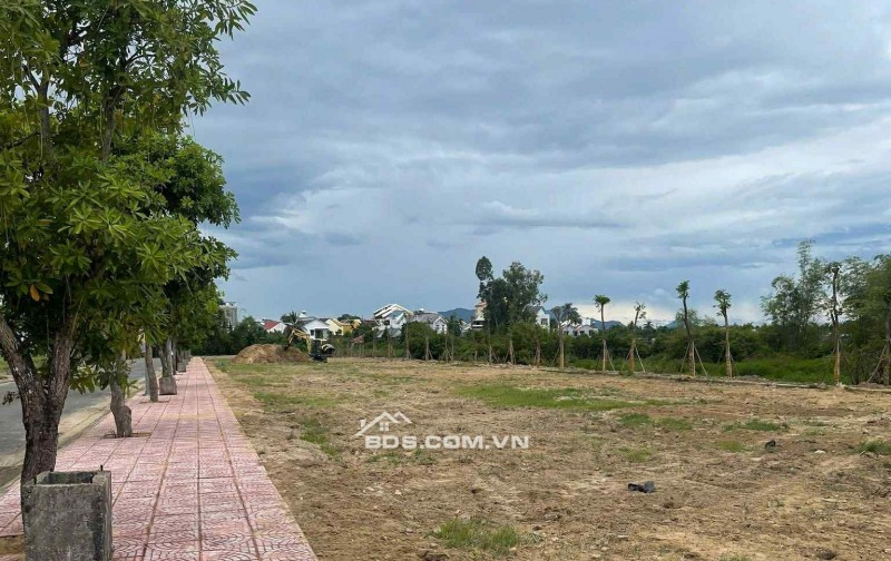 Đất vàng phố cổ Hội An sổ đỏ trao tay, giá chỉ từ 5,x tỷ/lô.