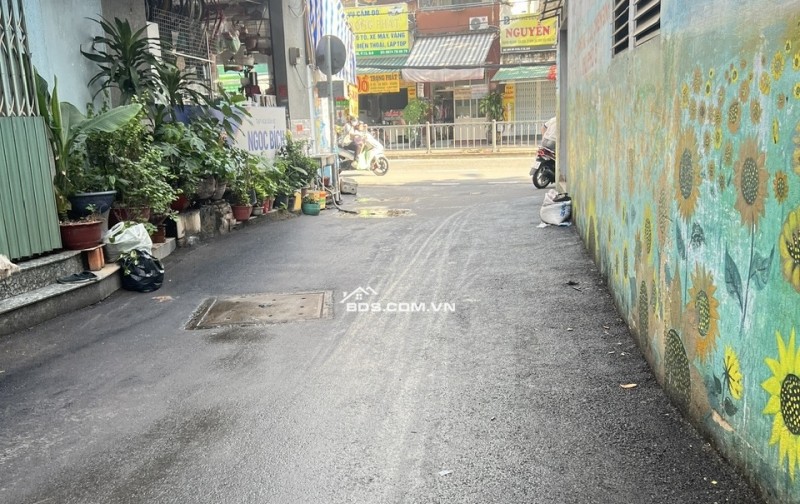 Chính chủ bán nhà cấp 4 hẻm xe hơi 5m Bà Hom P13 Q6