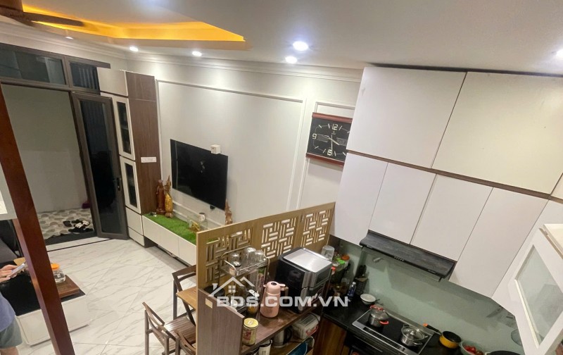 Chính chủ cần bán nhà 5 tầng, DT 30 m2 sử dụng riêng và 10 m2 sử dụng chung, tại Vân Canh, Hà Nội