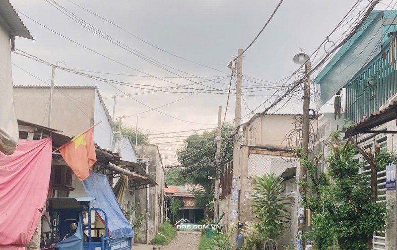 Căn nhà 4x28, CN 103m2. : 4 tỷ 650 triệu,