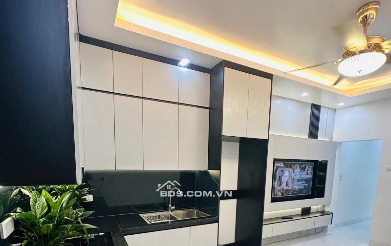Nhà Đẹp Gần Phố, Phan Đình Giót, Thanh Xuân  80m, mt 4m, giá 4.85 tỷ.
