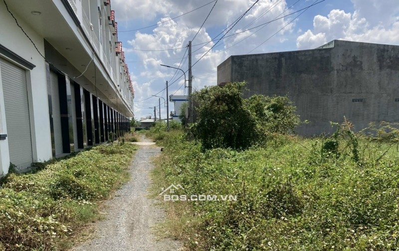 Bán gấp lô 5 x 18 KDC Long Cang Cần Đước chính chủ