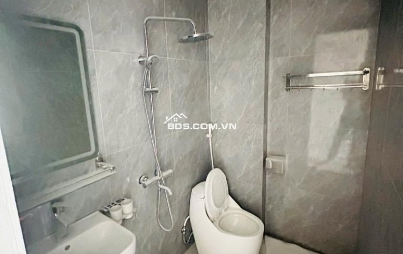 MẶT PHỐ, GẦN PHẠM VĂN ĐỒNG - THANG MÁY - KINH DOANH HÚT LỘC