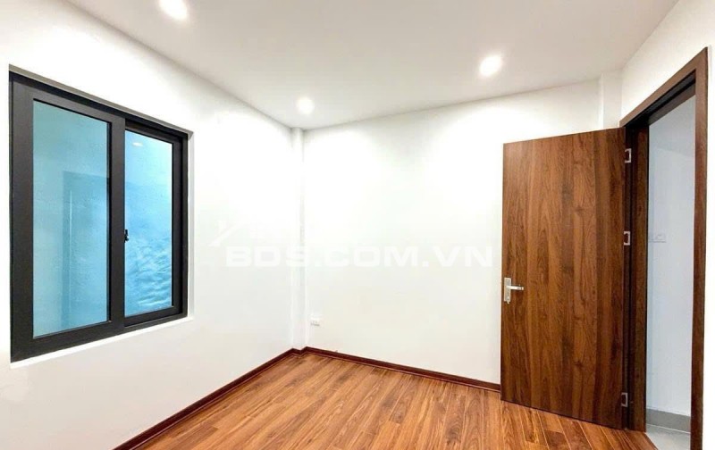 Nhà Đường Láng - Phân Lô Nhà Oto - 2 Mặt Thoáng - Ngõ Thông KD