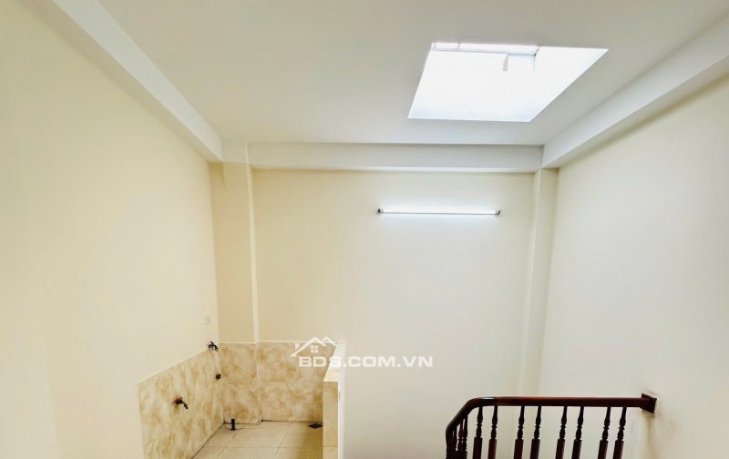 NHÀ PHÂN LÔ ĐƯỜNG CẦU GIẤY - NỞ HẬU - NGÕ THÔNG - 32M2x5T - GIÁ 7.9TỶ