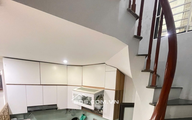 Chính chủ cần bán nhà 5 tầng, DT 30 m2 sử dụng riêng và 10 m2 sử dụng chung, tại Vân Canh, Hà Nội