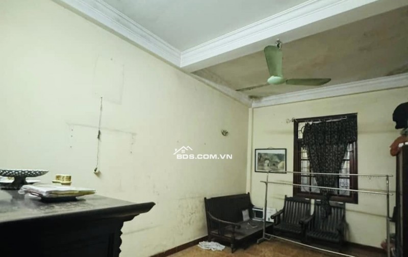 Nhà Đường Cầu Giấy - Phân Lô - Oto 5 Tạ - Ngõ Thông KD - 65mx5T - MT 4M - 15 Tỷ