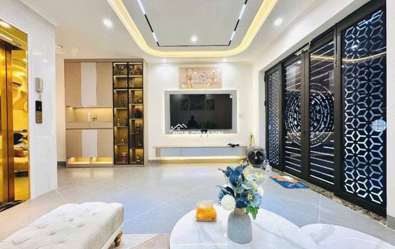 Nhà Đẹp Thang Máy Thịnh Quang 40m, 7 tầng, mt 5.5m,  giá 15.2 tỷ.