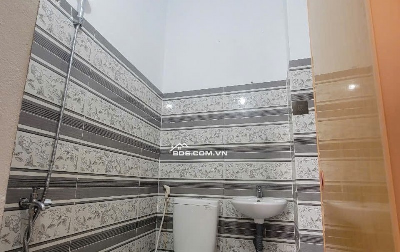 Bán tòa căn hộ 3,5 tầng K439 Nguyễn Tất Thành sát  (k/s Phú Mỹ Thành)