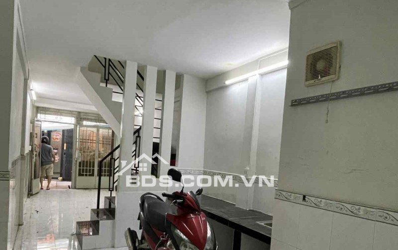 BÁN NHÀ TÂN PHƯỚC- P6- KỀ HẺM XE HƠI GẦN MẶT TIỀN - 2 LẦU NỞ HẬU - 28M2 - CỰC THƠM. MT 133