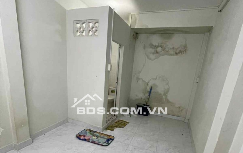 BÁN NHÀ TÂN PHƯỚC- P6- KỀ HẺM XE HƠI GẦN MẶT TIỀN - 2 LẦU NỞ HẬU - 28M2 - CỰC THƠM. MT 133