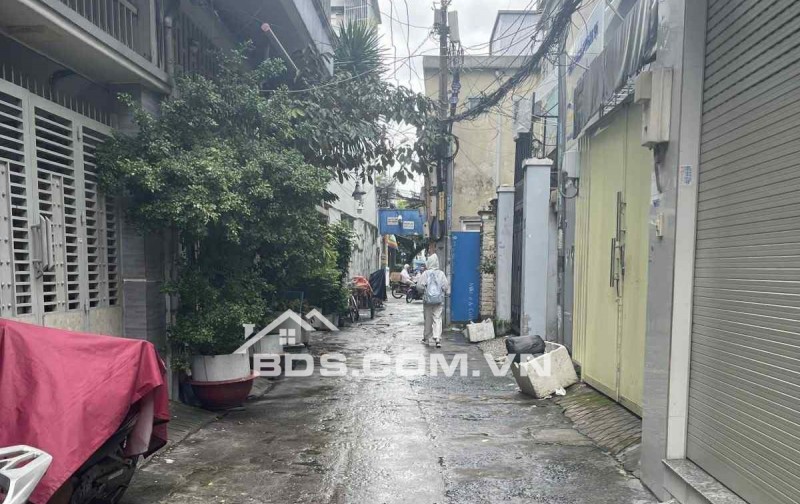 BÁN NHÀ TÂN PHƯỚC- P6- KỀ HẺM XE HƠI GẦN MẶT TIỀN - 2 LẦU NỞ HẬU - 28M2 - CỰC THƠM. MT 133