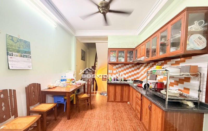 LÔ GÓC – 5 TẦNG – NGÕ THÔNG – KINH DOANH – GẦN PHỐ