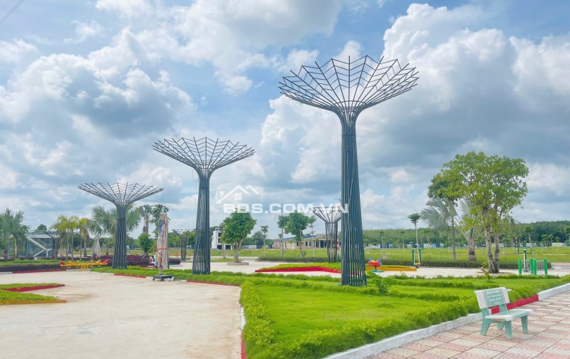 Giảm 300tr bán nhanh lô đất ngay cổng chính kđt Alana Tp.HCM giá 900tr