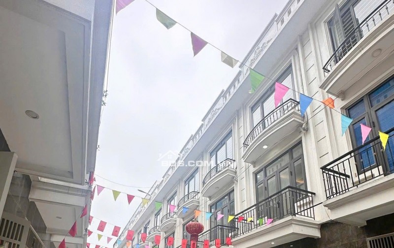Cần bán căn shop khu shophouse Phụng Châu giá tốt so với mặt bằng không qua trung gian