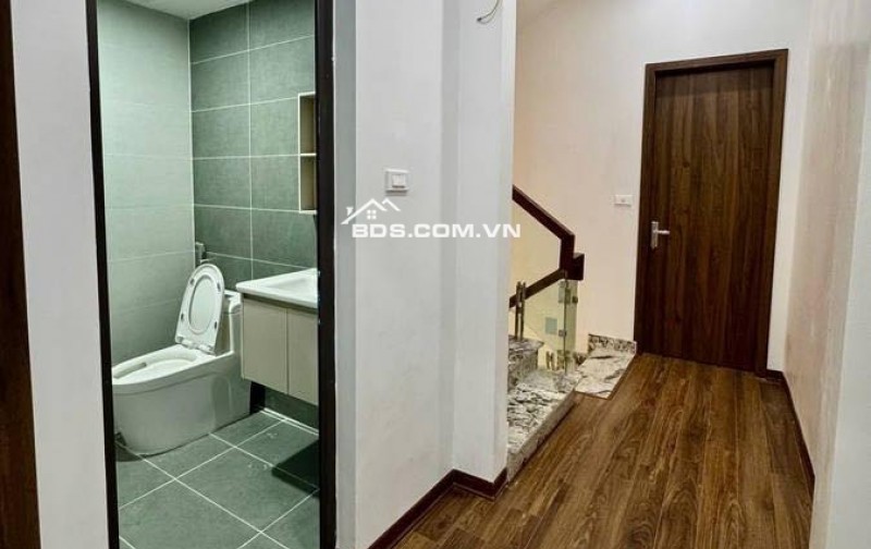Nhà Đường Láng - Phân Lô Nhà Oto - 2 Mặt Thoáng - Ngõ Thông KD