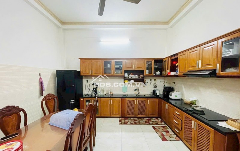 Bán nhà mặt tiền 3 lầu 5PN số 22 Quách Hữu Nghiêm Q.Tân Phú