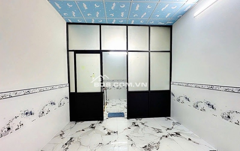 Bán gấp nhà đẹp 3 tầng Nhật Tảo Quận 10, sát mặt tiền giá nhỉnh 4 tỷ TL