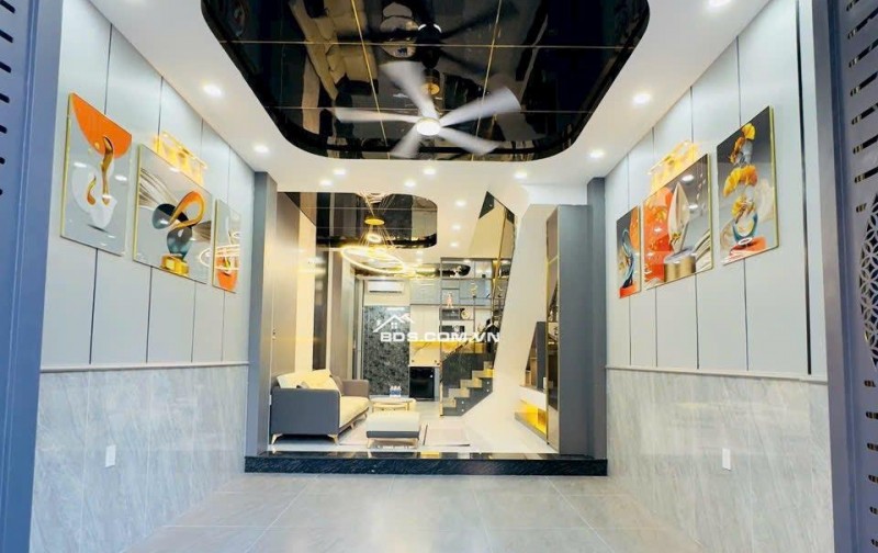 MẶT PHỐ, GẦN PHẠM VĂN ĐỒNG - THANG MÁY - KINH DOANH HÚT LỘC