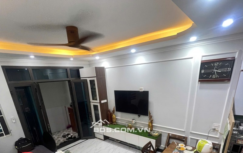 Chính chủ cần bán nhà 5 tầng, DT 30 m2 sử dụng riêng và 10 m2 sử dụng chung, tại Vân Canh, Hà Nội