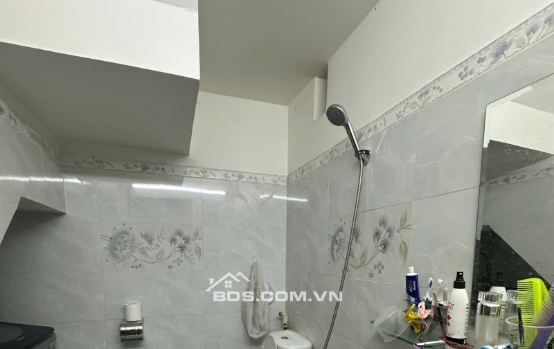 Cần bán nhà 1 trệt 2 lầu đường số 44 Trương Đình Hội P16 Q8