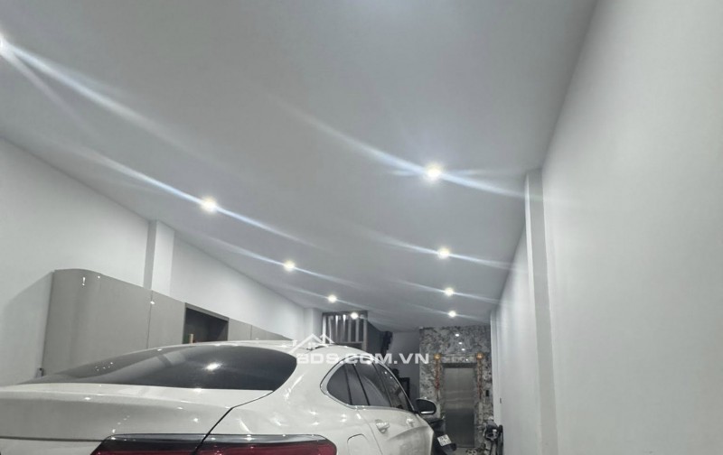 Nhà đẹp Tây Hồ - Lạc Long Quân, DT65m2, MT4.5m, 7 tầng, gara ôtô, ôtô đỗ cửa ngày đêm