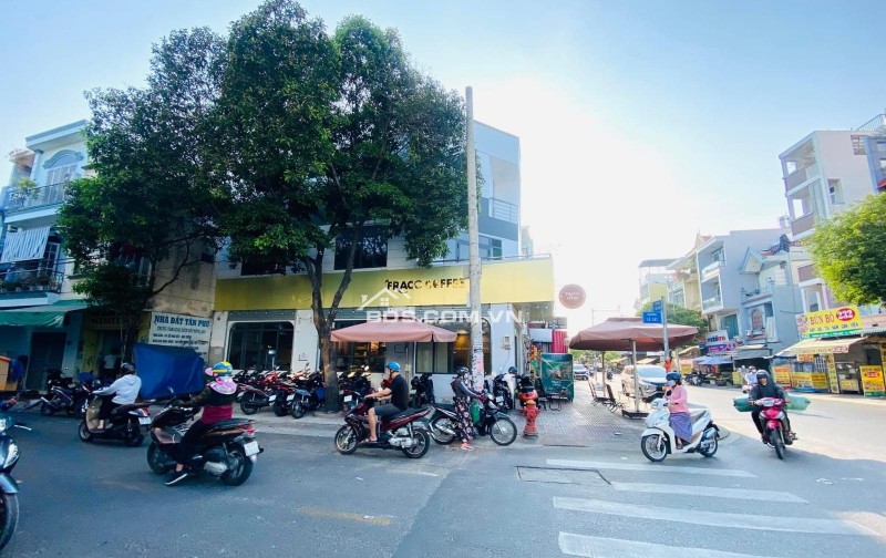 Bán nhà góc 2 mặt tiền Phan Văn Hớn gần Trường Chinh, DT210m2, nở hậu
