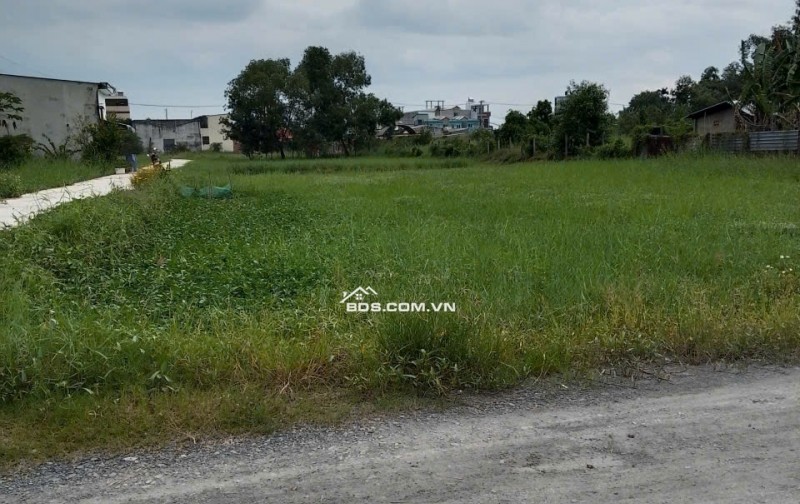 BÁN NHÀ ĐẤT VỊ TRÍ CỰC ĐẸP TẠI ĐỨC HOÀ TÂY NINH, SỔ HỒNG RIÊNG, GIÁ TỪ 2 TỶ. LH:0358855772.