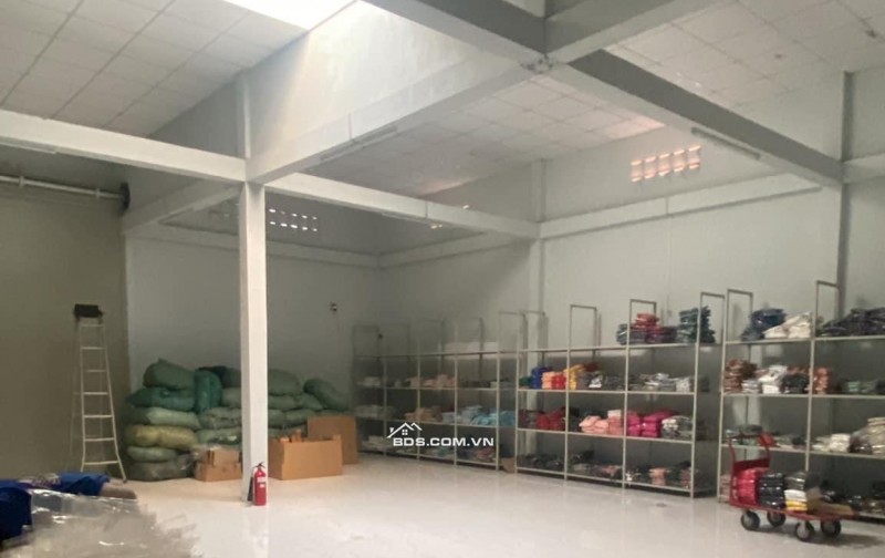Bán nhà góc 2 mặt tiền Phan Văn Hớn gần Trường Chinh, DT210m2, nở hậu
