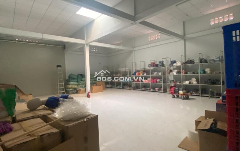 Bán nhà góc 2 mặt tiền Phan Văn Hớn gần Trường Chinh, DT210m2, nở hậu