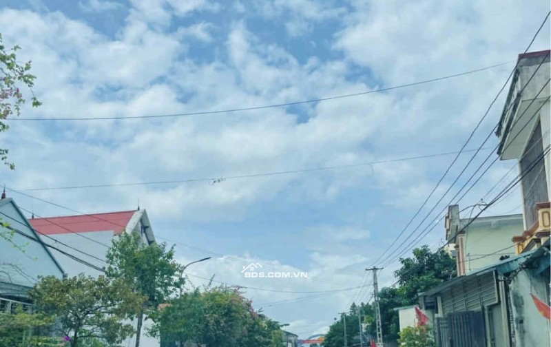 NHÀ CẤP 4 ĐẦU VE, NGAY TRƯỜNG HỌC HOẰNG THỊNH CŨ (HOẰNG LỘC MỚI), HOẰNG HÓA, THANH HÓA