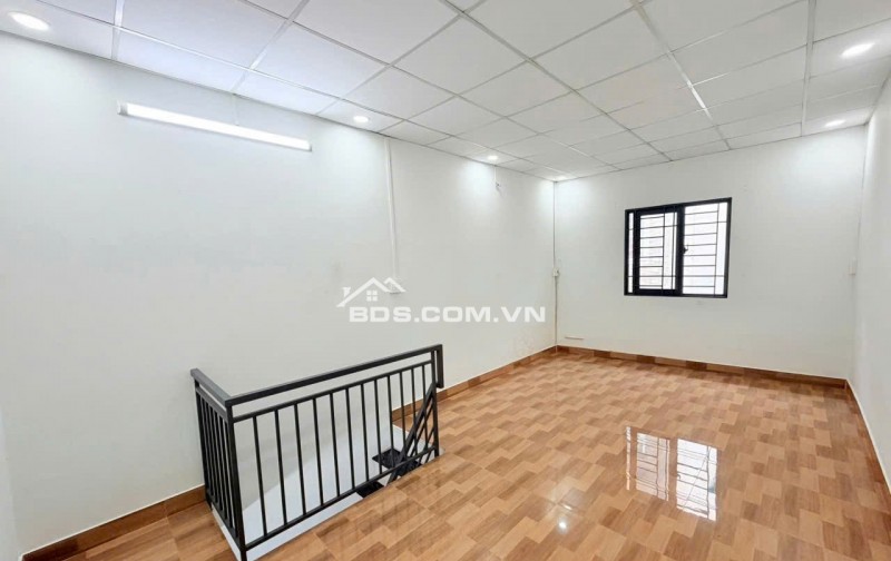 Bán gấp nhà đẹp 3 tầng Nhật Tảo Quận 10, sát mặt tiền giá nhỉnh 4 tỷ TL