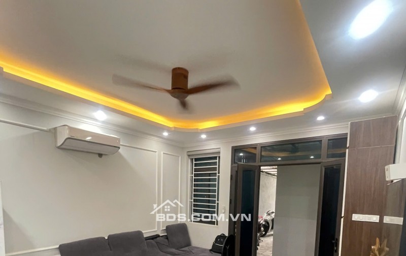 Chính chủ cần bán nhà 5 tầng, DT 30 m2 sử dụng riêng và 10 m2 sử dụng chung, tại Vân Canh, Hà Nội