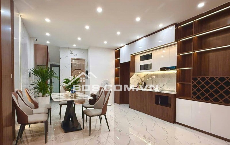 Nhà Đẹp Thang Máy Trường Chinh 39/43m, 6 tầng, mt 7.3m, giá 12.8 tỷ.