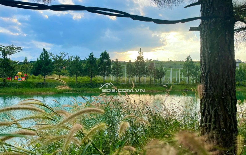 BÁN ĐẤT NẰM TRONG KHU NGHỈ DƯỠNG GẦN HỒ TÂM CHÂU