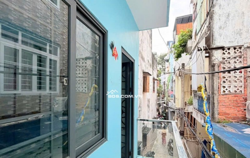 Bán gấp nhà đẹp 3 tầng Nhật Tảo Quận 10, sát mặt tiền giá nhỉnh 4 tỷ TL