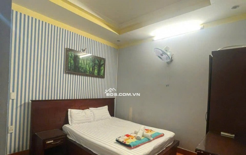 CHÍNH CHỦ BÁN KHÁCH SẠN 5 TẦNG – TRUNG TÂM HÀNH CHÍNH DĨ AN