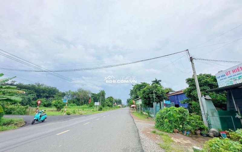 Sang nhanh miếng đất Thành phố tập trung tiền làm ăn