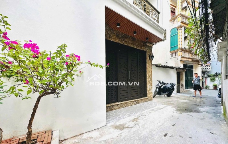 Bán nhà ngõ 132 cầu giấy 59m x5 tầng giá 15,5 tỷ ,cách ô tô 20m
