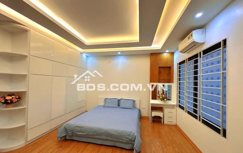Bán nhà ngõ 132 cầu giấy 59m x5 tầng giá 15,5 tỷ ,cách ô tô 20m