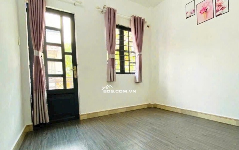 Bán nhà đường Huỳnh Tấn Phát