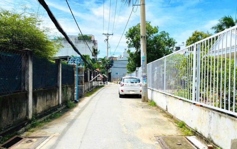 Bán nhà đường Huỳnh Tấn Phát