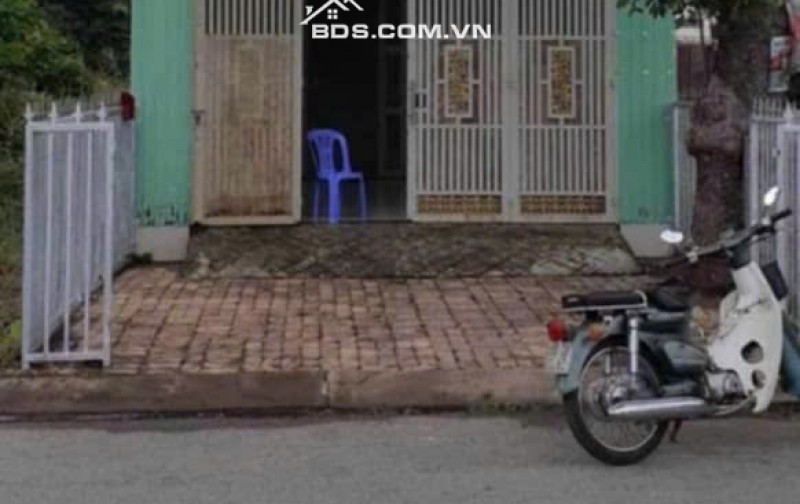 Cần Bán Nhà Mặt Tiền Bến Lức Long An