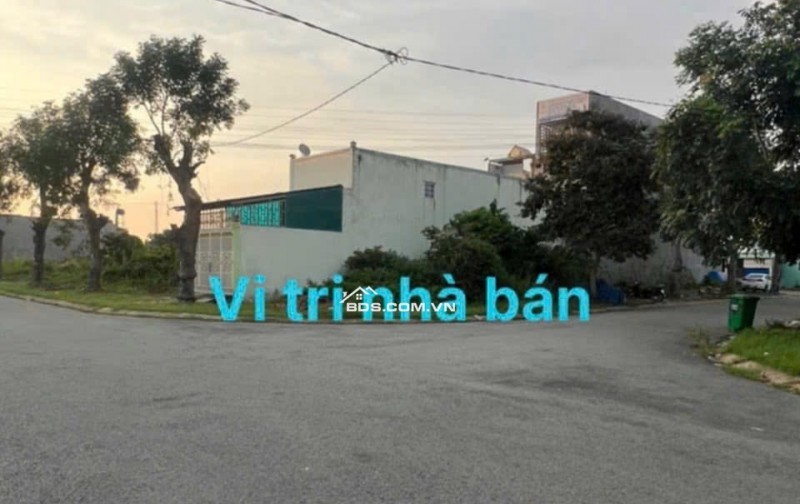 Cần Bán Nhà Mặt Tiền Bến Lức Long An