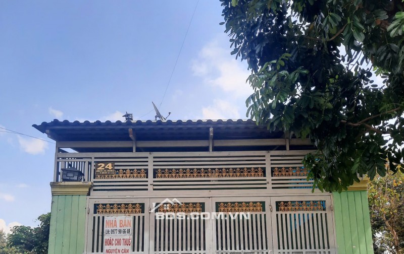 Cần Bán Nhà Mặt Tiền Bến Lức Long An