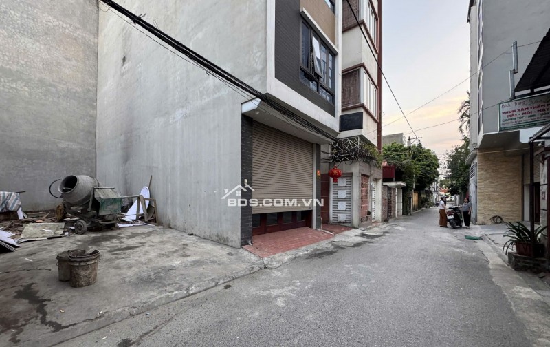 Bán đất Giang Biên Long Biên – 45,3m² vuông như cục gạch, đường ô bàn cờ, ô tô tránh nhau