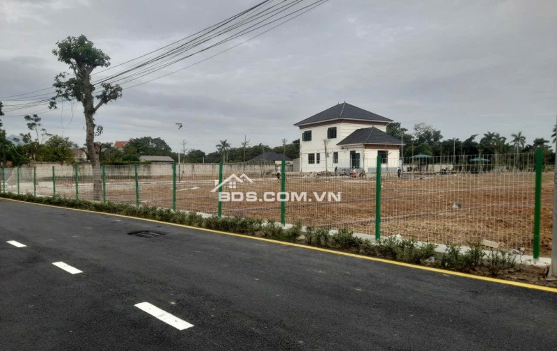 Cần bán đất hòa lạc nằm tại trung tâm đô thị vệ tinh  gần ga metro gần đh quốc gia lh 0987150666 e gửi tt chi tiết ạ.