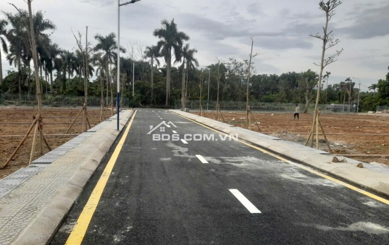 Cần bán đất hòa lạc nằm tại trung tâm đô thị vệ tinh  gần ga metro gần đh quốc gia lh 0987150666 e gửi tt chi tiết ạ.