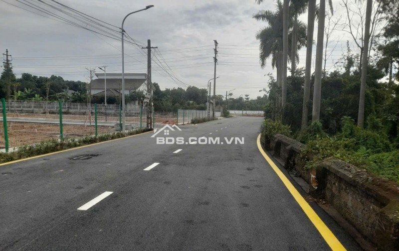 Cần bán đất hòa lạc nằm tại trung tâm đô thị vệ tinh  gần ga metro gần đh quốc gia lh 0987150666 e gửi tt chi tiết ạ.